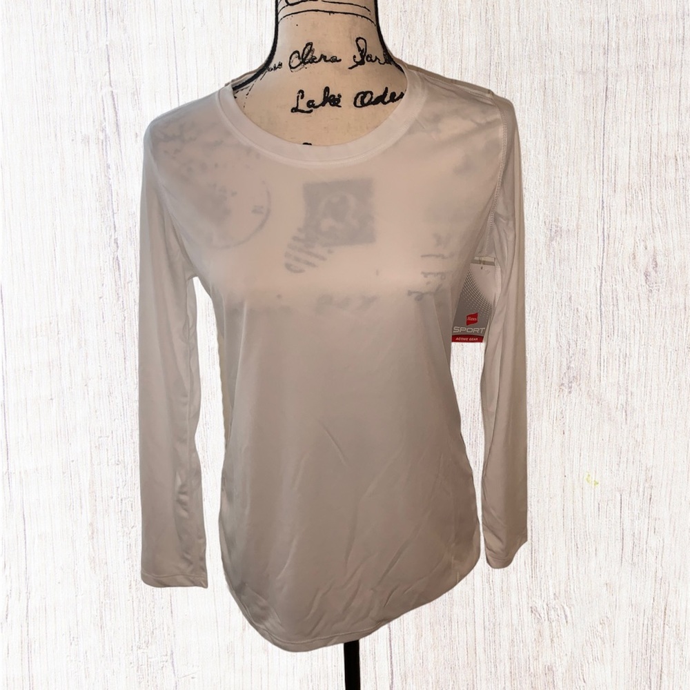 🌻 Hanes long sleeve sport shirt , activewear . 100 polytechnic. Crew neck . Sm
